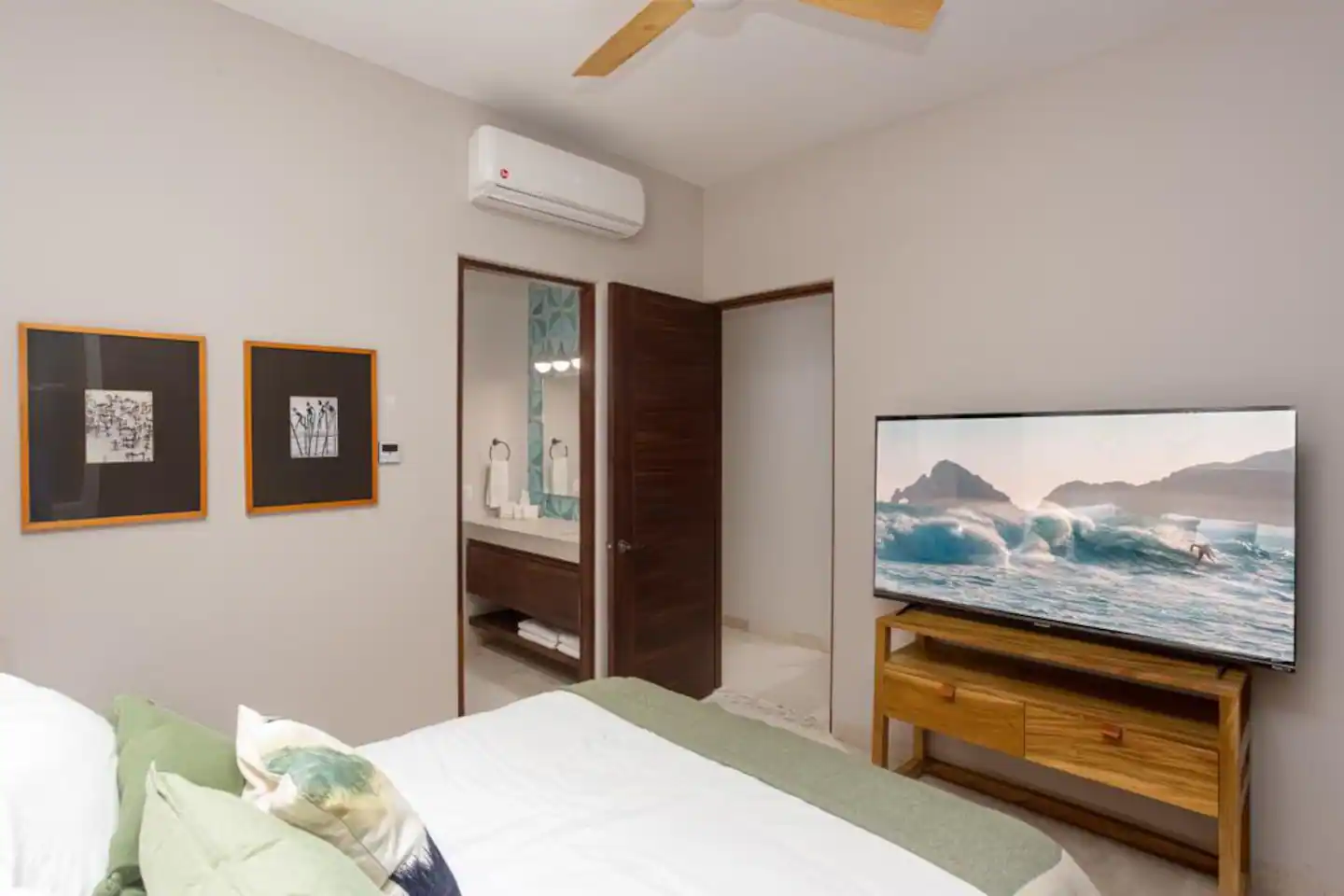 afbd1b2d-033d-44bb-8a69-72b0cff8fb8d