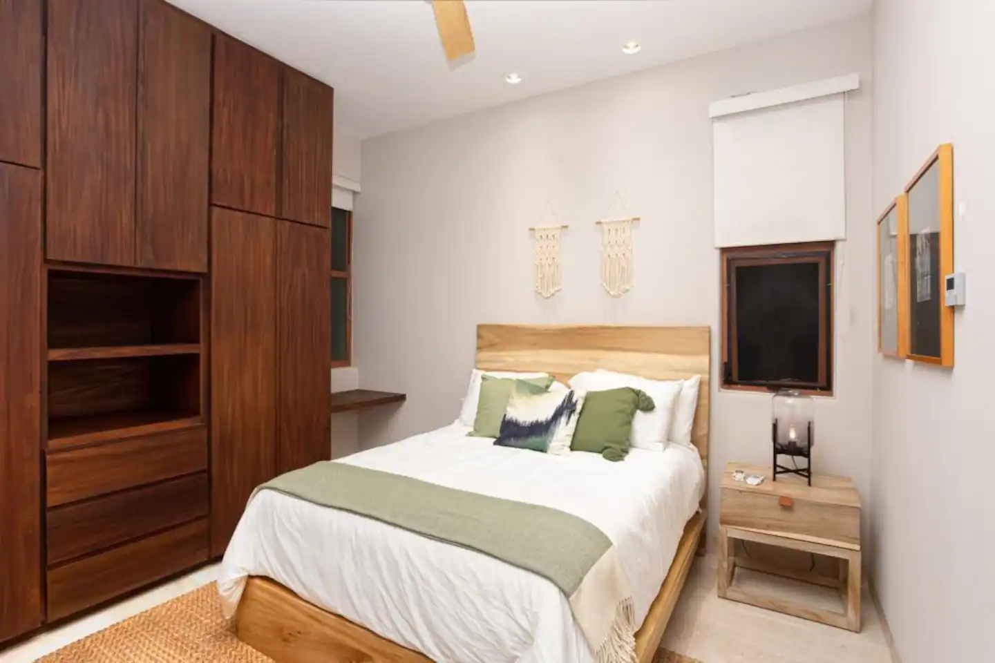 b418b1b3-d391-4568-a025-f74b7489aa0e